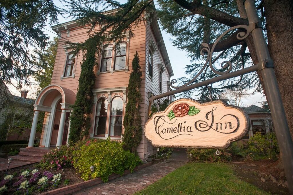 Camellia Inn