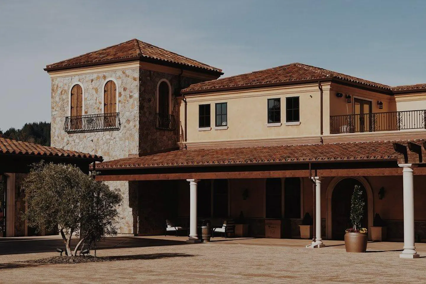 Galentine’s Day Brunch at Bacchus Landing