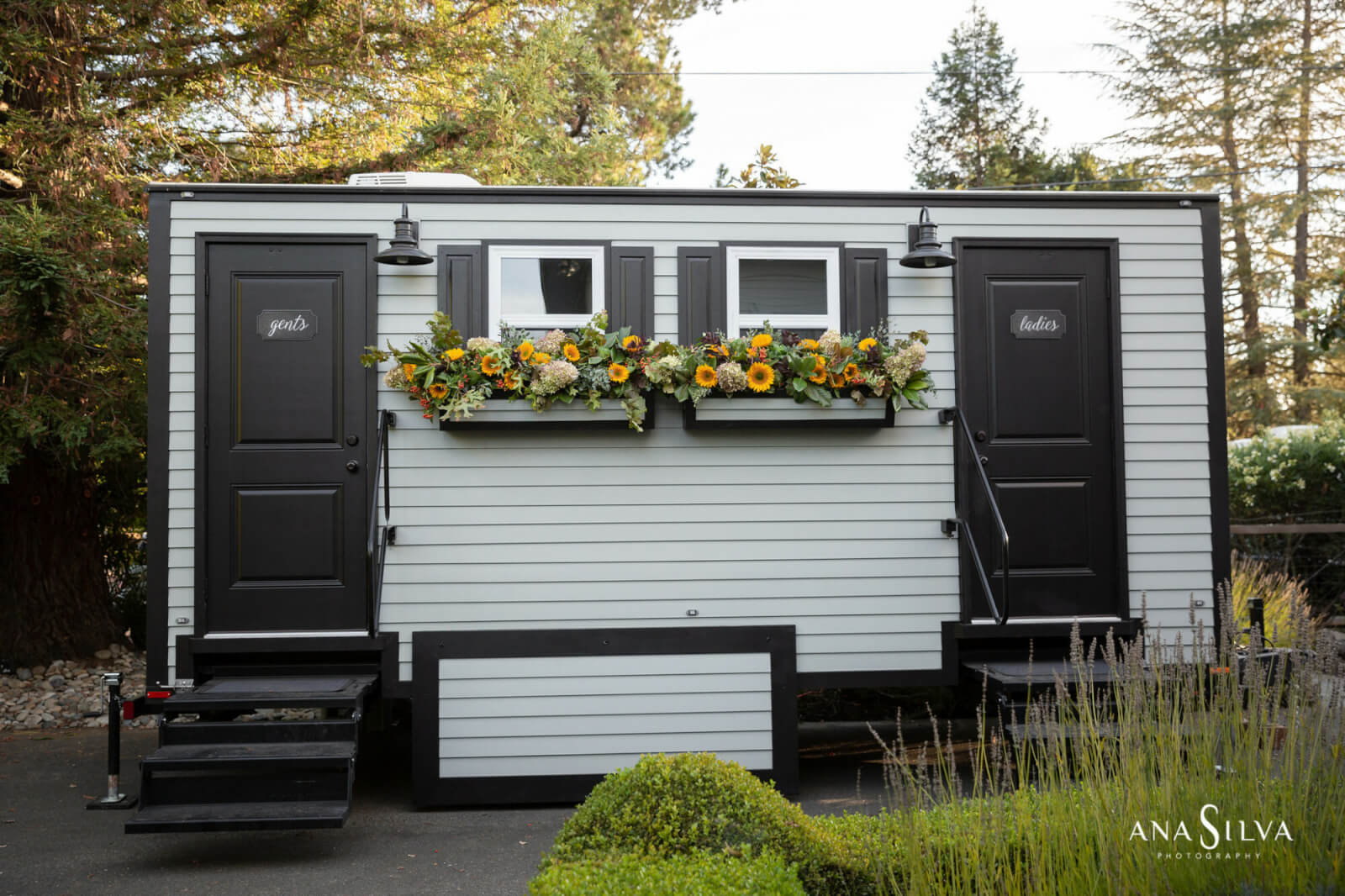 Listados The Posh Privy