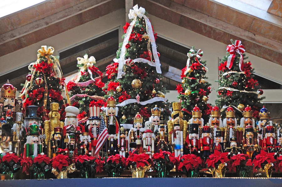 costeaux bakery nutcracker dinner decorations