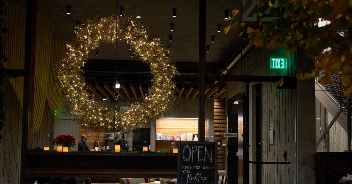 Ofertas Holiday Cheer at Harmon