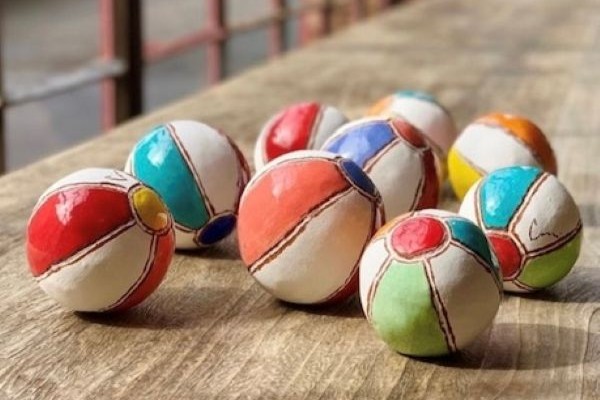 Holiday Shopping Trail Map: Art Gifts Under $300 Holiday Shopping Trail Map: Art Gifts Under $300