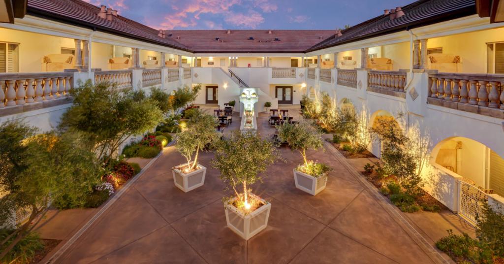 The Lodge at Healdsburg Holiday Stay Offer