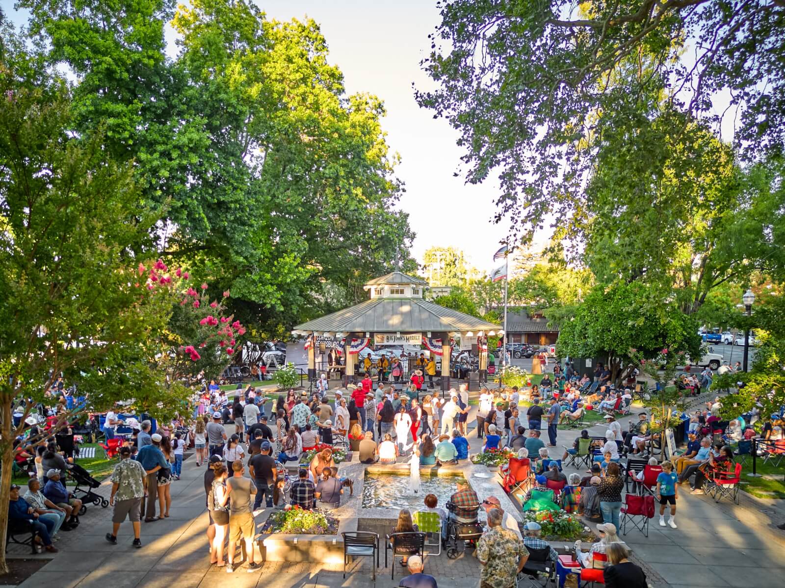 Listings Healdsburg Plaza