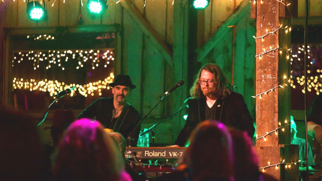 Tuesdays in the Plaza: Burrows and Dilbeck (Funk/ Rock/ Soul)
